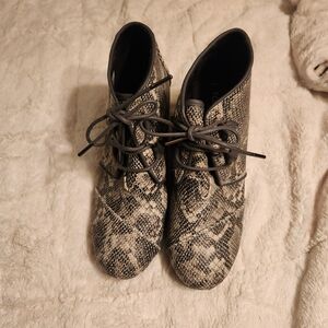 Toms Snake Print Ankle Boots Size 11 Euc